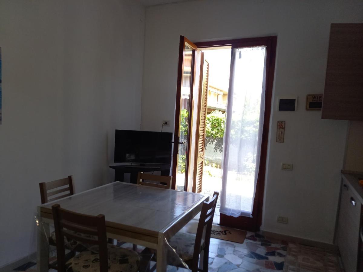 Bilocale Climatizzato A 850M Dalla Spiaggia Casa Katia Marina di Massa Exterior foto